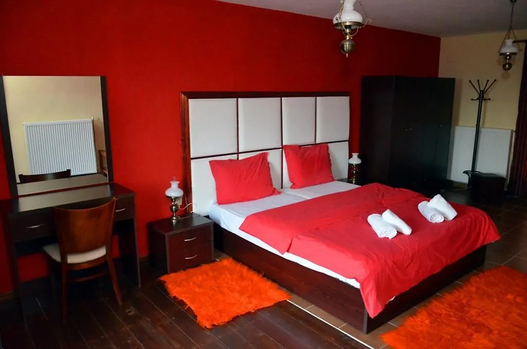 Prasino Horio Otel Arnaía 3*,  Yunanistan