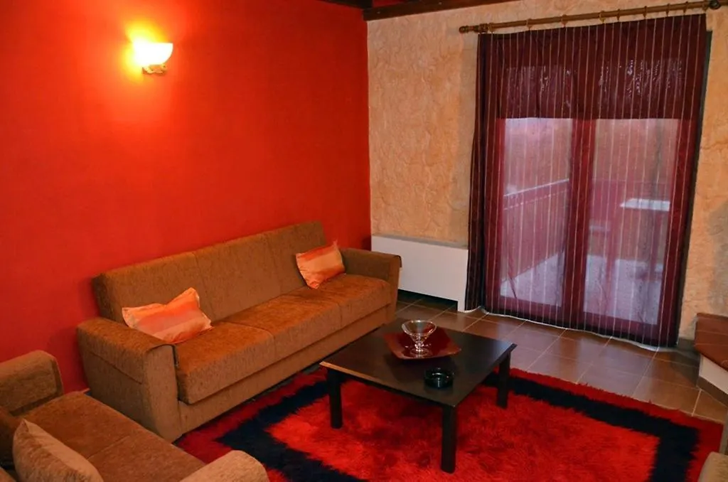 Prasino Horio Otel Arnaía