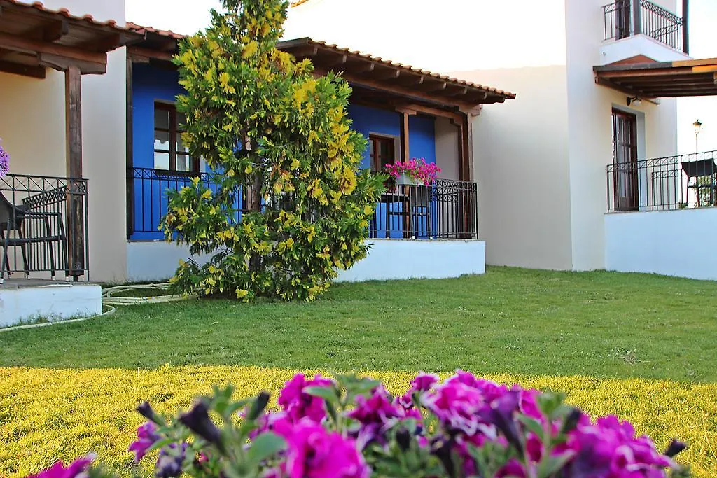 Prasino Horio Otel Arnaía 3*,