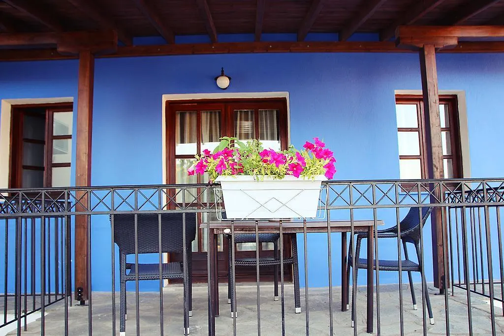 Prasino Horio Otel Arnaía