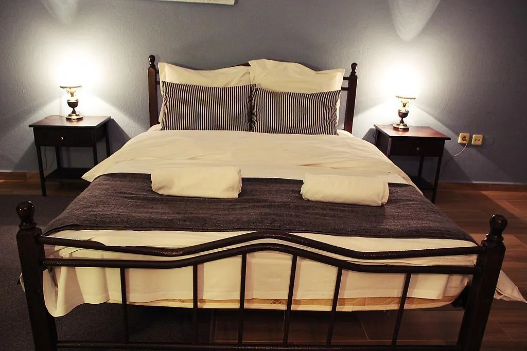 Prasino Horio Otel Arnaía